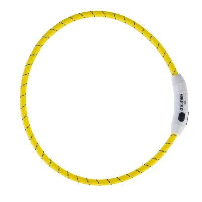 Gelbes Halsband mit reflektierenden Streifen und weissem Verschluss, Markenaufschrift 'Nomad Tales'.