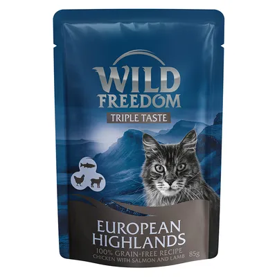 Sachet Wild Freedom Triple Taste European Highlands, 100 % grain-free recipe, chicken with salmon and lamb, 85 g. Image d’un chat sur l’emballage.