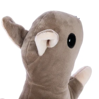Plüschspielzeug in brauner Farbe mit schwarzen Augen und hellen Ohren, geeignet für Haustiere.