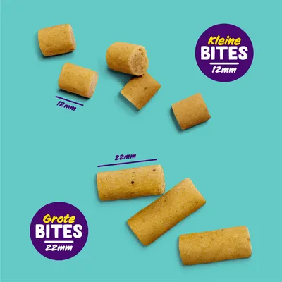 Vergelijking van kleine bites 12 mm en grote bites 22 mm, met zichtbare afmetingen naast de brokjes. Tekst: 'kleine BITES 12mm', 'grote BITES 22mm'.