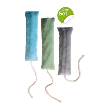 Tre giocattoli in tessuto allungati in blu, verde e grigio con corde. Nota: set da 2 pezzi.