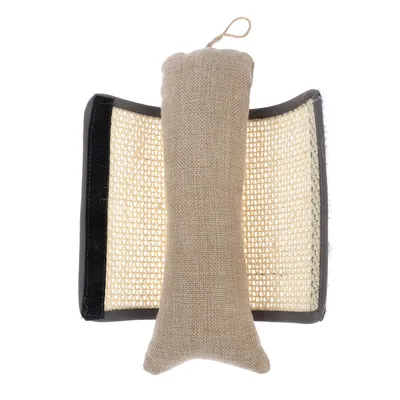 Krabmat van sisal met beige stoffen bot, geschikt om te krabben en te spelen. Mat met zwarte rand en ophanglus.