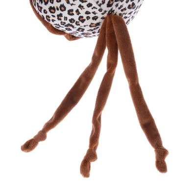 Legetøjsbold med leopardmønster og tre brune stofbånd, egnet til at trække eller kaste.