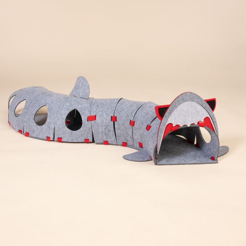 TIAKI Shark Cat Tunnel
