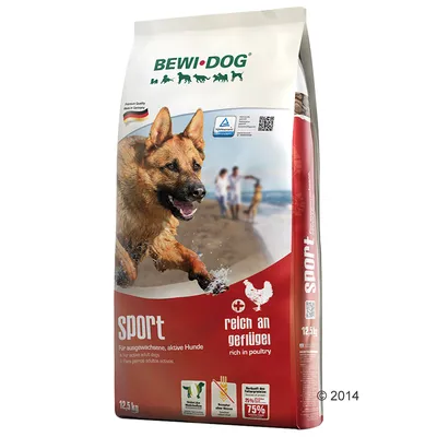 BEWI DOG Sport dry dog food, 12.5 kg bag, rich in poultry, for active adult dogs. Visible German text: reich an geflügel. Red and white packaging with running dog image.