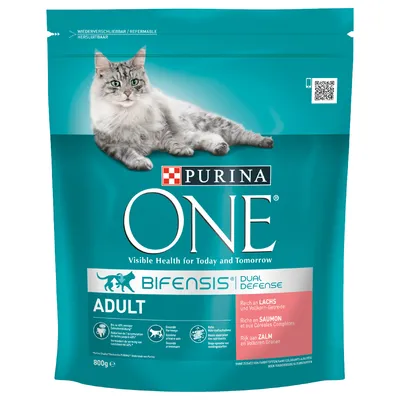 Purina ONE Bifensis Dual Defense Adult kattmat, 800 g. Text: rik på lax och fullkorn, synlig hälsa för idag och imorgon. Bild på katt på förpackningen.
