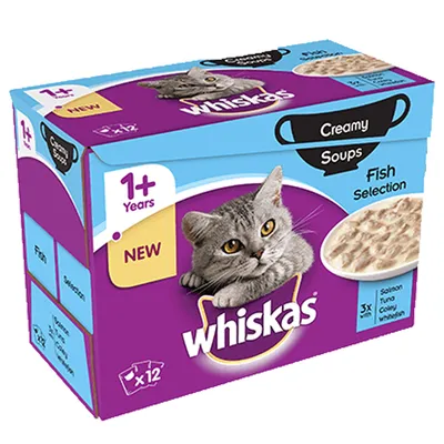 Whiskas Creamy Soups Fish Selection 1+ Years, NEW, balení 12× kapsiček. Viditelné příchutě: Salmon, Tuna, Coley, Whiting. Obrázek kočky a misky s krmivem.