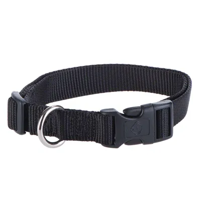 Svart halsband av nylon med plastspänne och metallring.