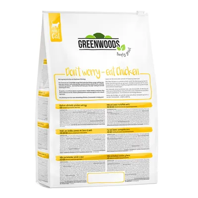 Sac de croquettes pour chat adulte Greenwoods, texte visible : 'Don't worry – eat Chicken', informations en plusieurs langues sur la composition et les ingrédients.