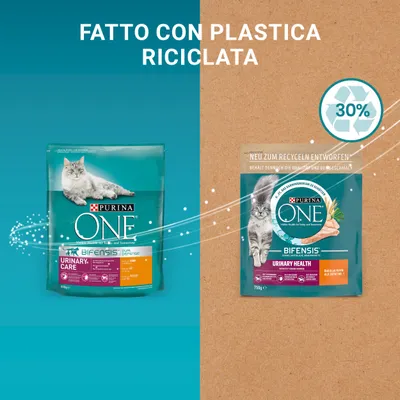 Due confezioni di Purina ONE Bifensis Urinary Care/Urinary Health per gatti, testo: Fatto con plastica riciclata, simbolo riciclo 30% visibile.