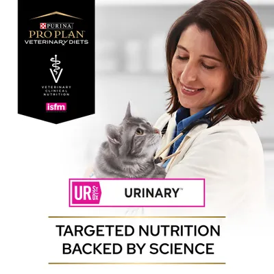 Purina Pro Plan Veterinary Diets UR St Ox Urinary. Targeted nutrition backed by science. Veterinary clinical nutrition and ISFM logos visible.