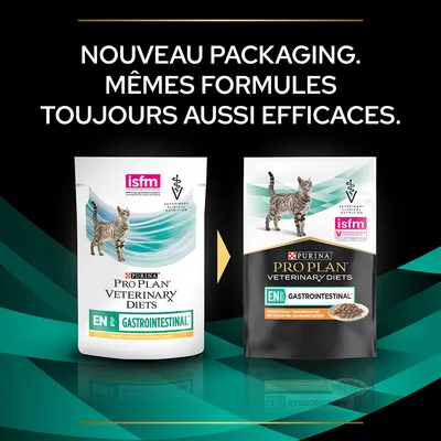 Nouveau packaging Purina Pro Plan Veterinary Diets EN Gastrointestinal pour chat, mêmes formules. Deux sachets montrés : ancien blanc et nouveau noir, logos isfm et vétérinaire visibles.