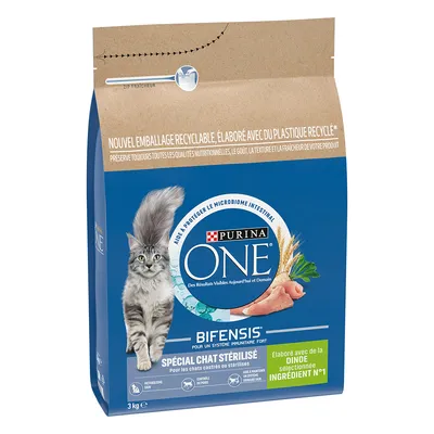 Purina ONE Bifensis Spécial Chat Stérilisé, embalagem de 3 kg para gatos esterilizados. Texto visível: elaborado com peru selecionado ingrediente n.º 1. Embalagem reciclável.
