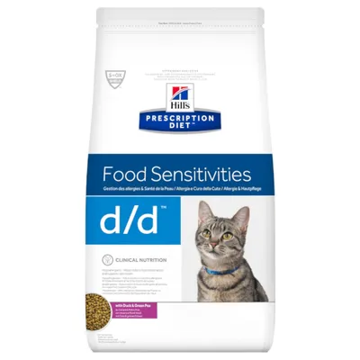 Hill's Prescription Diet Food Sensitivities d/d kattenvoer, afbeelding van kat op verpakking, met eend en groene erwt. Tekst: Clinical Nutrition, hypoallergeen.