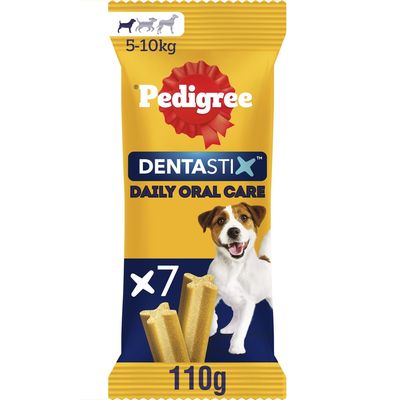 Pedigree Dentastix Daily Oral Care, 7 sticks for pets weighing 5-10kg, 110g pack. Image shows product packaging and stick shapes.