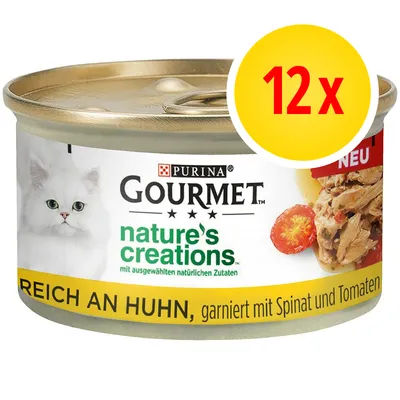 Confezione da 12 Purina Gourmet Nature's Creations, ricco di pollo, guarnito con spinaci e pomodori. Testo in tedesco visibile sull'etichetta.