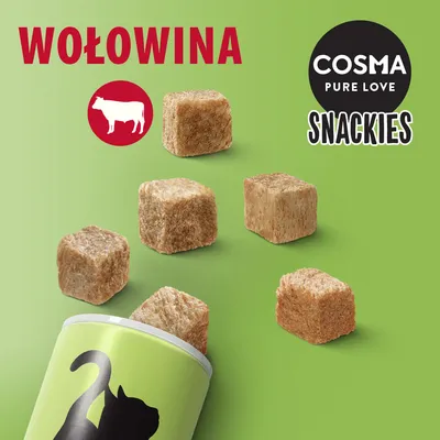 COSMA PURE LOVE SNACKIES, wołowina. Widoczne kostki przysmaku oraz opakowanie z sylwetką kota na zielonym tle.