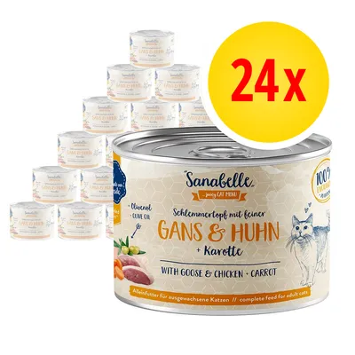 Confezione da 24 lattine Sanabelle juicy cat menu Gans & Huhn + Karotte, alimento completo per gatti adulti con olio d'oliva, oca, pollo e carota. Testo in tedesco e inglese visibile.