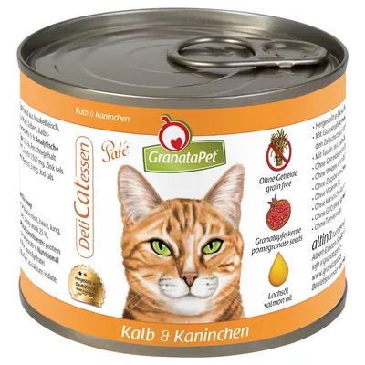 Konzerva GranataPet DeliCatessen Paté pre mačky, Kalb & Kaninchen. Text: Ohne Getreide, Granatapfelkerne, Lachsöl. Obrázok mačky na etikete.