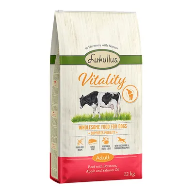 Lukullus Vitality Adult, 12 kg. Kuivaruoka naudalla, perunalla, omenalla ja lohiöljyllä. Viljaton, yksi proteiini, vihanneksia ja hedelmiä, tukee liikkuvuutta glukosamiinilla ja kondroitiinisulfaatilla.