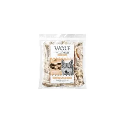 Sachet transparent de friandises pour chien, marque Wolf of Wilderness Wild Chews, texte visible : Meadow Grounds Rabbit Ears with Fur, 200 g.