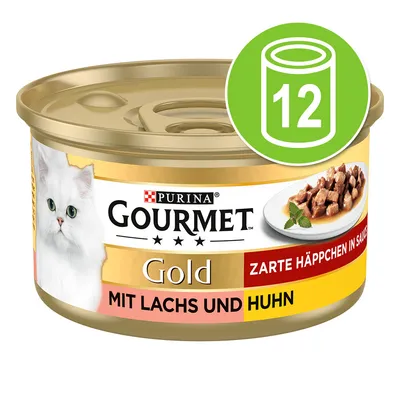 Purina Gourmet Gold, möra bitar i sås med lax och kyckling. Förpackningen visar en vit katt och en grön symbol för 12 burkar.
