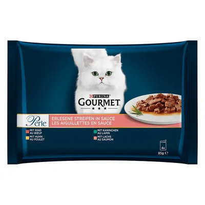 Pachet Purina Gourmet Perle, 4 x 85 g. Text vizibil: Erlesene Streifen in Sauce, mit Rind, mit Huhn, mit Kaninchen, mit Lachs. Imagine cu pisică albă și farfurie cu bucăți în sos.