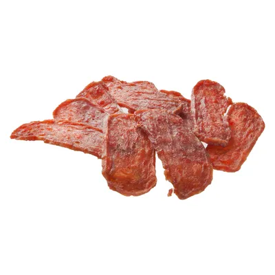 Torkade köttstrimlor, rödbrun färg, lämpliga som snacks eller belöning för husdjur.