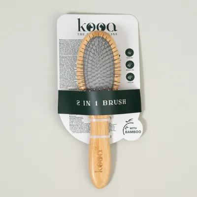 kooa THE PET LINE BROSSE 2 EN 1, adaptée aux poils courts, moyens et longs, avec manche en bambou. kooa THE PET LINE BROSSE 2 EN 1, adaptée aux poils courts, moyens et longs, avec manche en bambou.