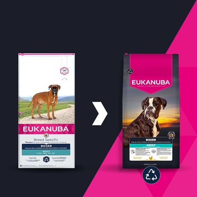 Eukanuba Boxer Adult Промяна на опаковката: вляво старата, вдясно новата опаковка със символ за рециклиране. И двете показват името на продукта и изображение на куче.