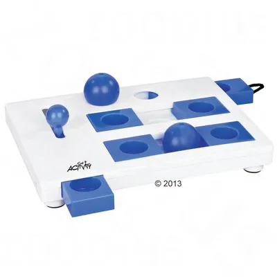 Hračka Cat Activity, bílá plastová deska s modrými posuvnými a otočnými prvky různých tvarů. Viditelné logo Cat Activity. Hračka Cat Activity, bílá plastová deska s modrými posuvnými a otočnými prvky různých tvarů. Viditelné logo Cat Activity.