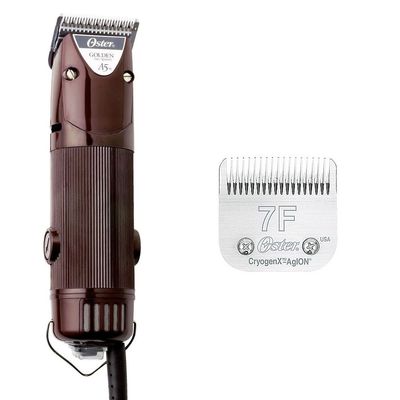 Oster Golden A5 klippmaskin med sladd och utbytbart skär 7F CryogenX AgION, båda i metall och plast. Synlig märkning: Oster, 7F, CryogenX AgION, USA.
