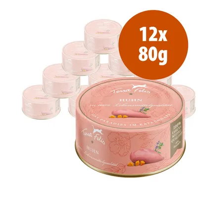 Zestaw 12 puszek Terra Felis Huhn, każda 80 g. Na etykiecie widoczne: pierś z kurczaka, napisy 'Terra Felis', 'Huhn', '100% Lebensmittelqualität'. Zestaw 12 puszek Terra Felis Huhn, każda 80 g. Na etykiecie widoczne: pierś z kurczaka, napisy 'Terra Felis', 'Huhn', '100% Lebensmittelqualität'.