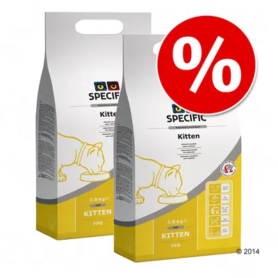 Kaksi SPECIFIC Kitten FPD kissanpentujen kuivaruokapussia, 3,0 kg. Punainen alennusmerkki (%) näkyvissä pakkauksen päällä.