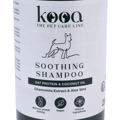 kooa Soothing Shampoo con proteine dell'avena, olio di cocco, estratto di camomilla e aloe vera. Senza test sugli animali, vegano, ingredienti naturali.