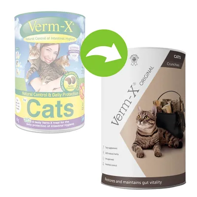 Changement d’emballage : ancienne boîte Verm-X Natural Control & Daily Protection for Cats à nouvelle boîte Verm-X Original Cats Crunchies. Les deux montrent un chat et des informations sur l’intestin.