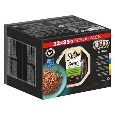 Sheba Sauce Collection Mega-Pack, 32x85g. Afbeelding van natvoer in saus, kat en verpakking zichtbaar. Tekst: fijne stukjes, verschillende smaken.