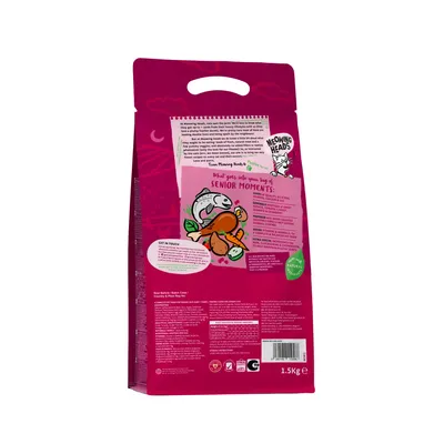 Back of pet food bag showing ingredients list, feeding guide, contact details, and product weight of 1.5kg. Highlights include natural ingredients and information for senior pets.