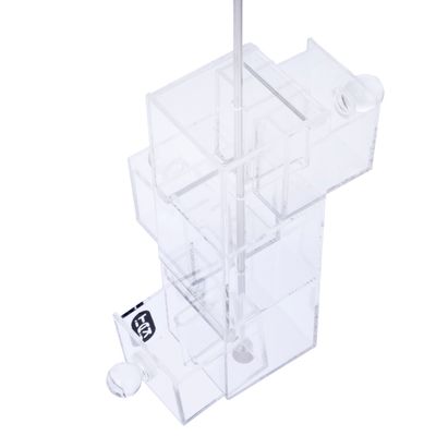 Boîte transparente en plastique avec plusieurs compartiments et ventouses, tige métallique au centre, logo H-K sur un côté visible.