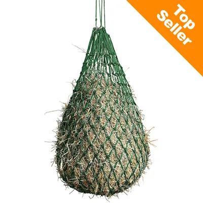 Filet à foin vert rempli de foin, texte en haut à droite : Top Seller Filet à foin vert rempli de foin, texte en haut à droite : Top Seller