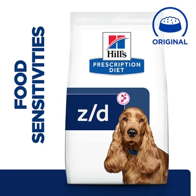 Hill's Prescription Diet z/d kutyatáp csomagolás, rajta cocker spániel képe, 'FOOD SENSITIVITIES' felirat és 'ORIGINAL' tál szimbólum látható.