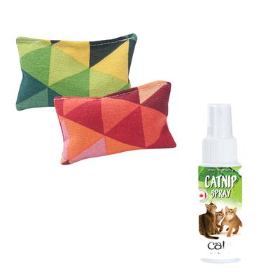 Spray Catnip avec deux coussins en tissu à motifs géométriques colorés, symbole de réduction en haut à droite