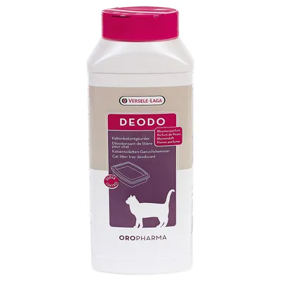Versele-Laga Oropharma DEODO désodorisant de litière pour chat, parfum de fleurs, flacon avec illustration de chat et bac à litière, texte multilingue visible sur l’étiquette.