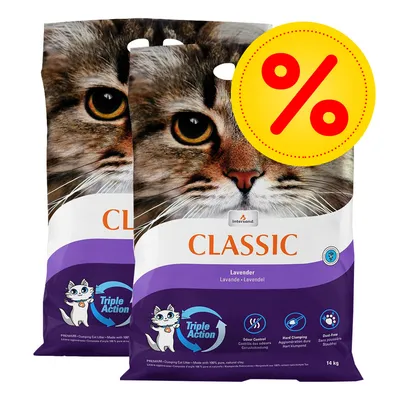 Två påsar Intersand Classic kattströ Lavendel, 14 kg, med texten Triple Action och symbol för procenttecken erbjudande synligt.