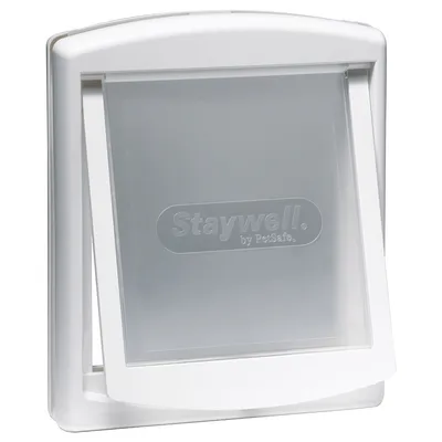 Puerta para mascotas Staywell by PetSafe, marco blanco y tapa translúcida de plástico con el nombre visible en el centro.