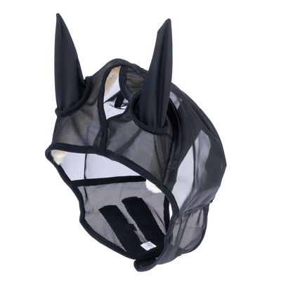 Maschera nera a rete con copriorecchie e chiusura in velcro, adatta per animali. Materiali visibili: rete e tessuto.