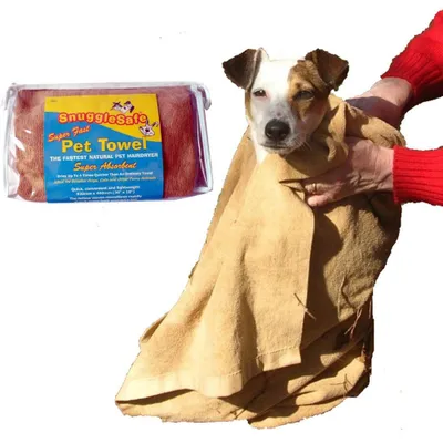 SnuggleSafe Super Fast Pet Towel, super assorbente, asciuga fino a 4 volte più velocemente di un normale asciugamano. Il cane viene asciugato con l'asciugamano. SnuggleSafe Super Fast Pet Towel, super assorbente, asciuga fino a 4 volte più velocemente di un normale asciugamano. Il cane viene asciugato con l'asciugamano.