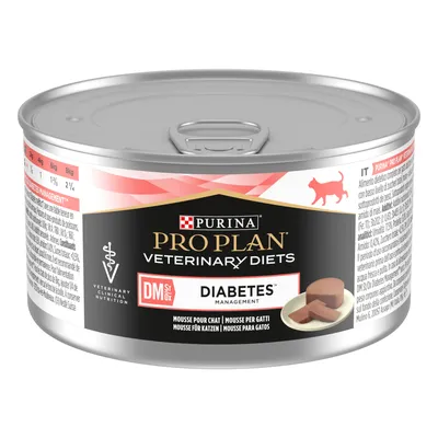 Purina Pro Plan Veterinary Diets DM Diabetes Management Mousse für Katzen, Dose mit Produktabbildung und Fütterungsempfehlungen für verschiedene Gewichtsklassen.
