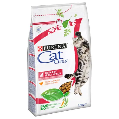 Purina Cat Chow Urinary Tract Health, 1,5 kg. Tekstit: Riche en Poulet, Contient Natrium, Sans No. Kuvassa kissanruokapakkaus ja harmaa raidallinen kissa.