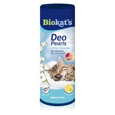 Biokat's Deo Pearls Baby Powder, Re-Fresher für Katzentoiletten. Hygiene & Care, stabile Klumpen. Bild einer schlafenden Katze und Blüten.